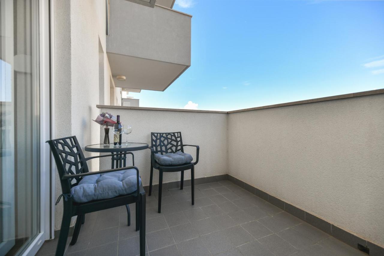 Modern Apartment For 2025' Vacation In Zadar Bagian luar foto