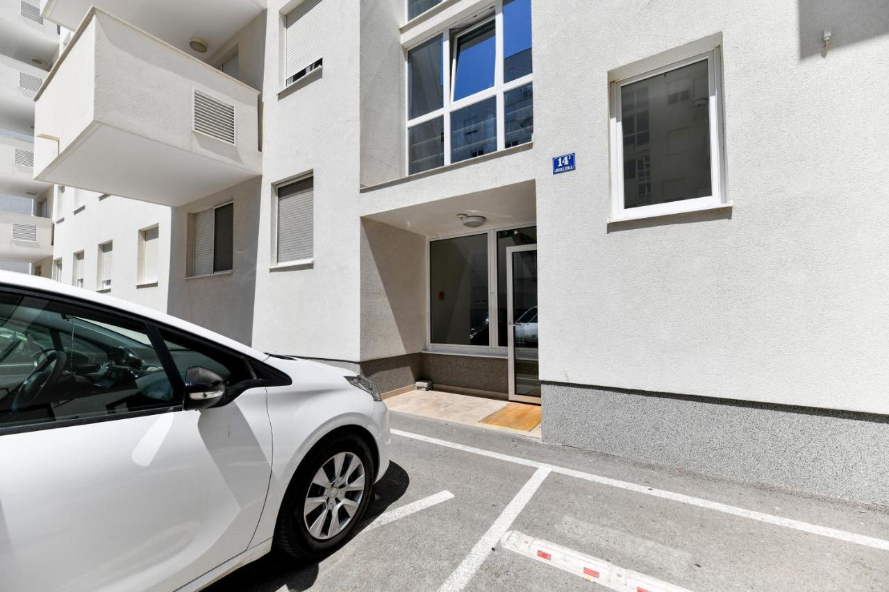 Modern Apartment For 2025' Vacation In Zadar Bagian luar foto