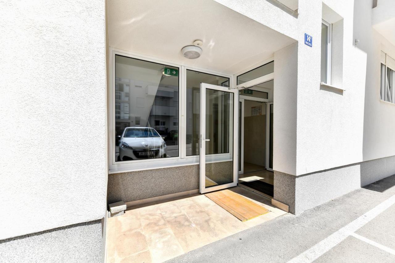Modern Apartment For 2025' Vacation In Zadar Bagian luar foto