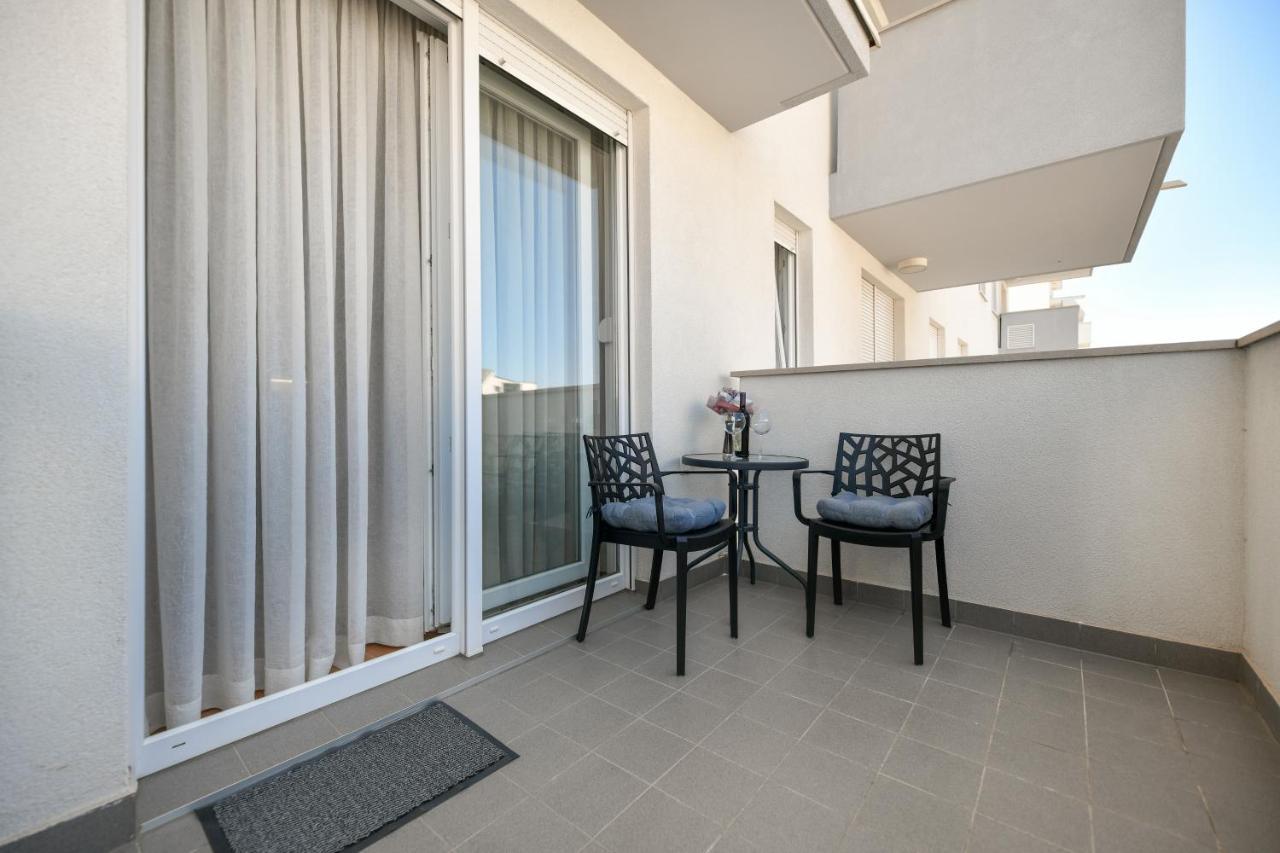 Modern Apartment For 2025' Vacation In Zadar Bagian luar foto